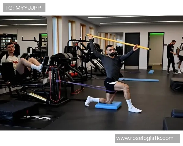 足球明星如何通过自律塑造职业生涯和个人形象的成功之路